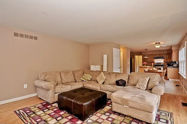 Family room preview for walkthrough capture planning
